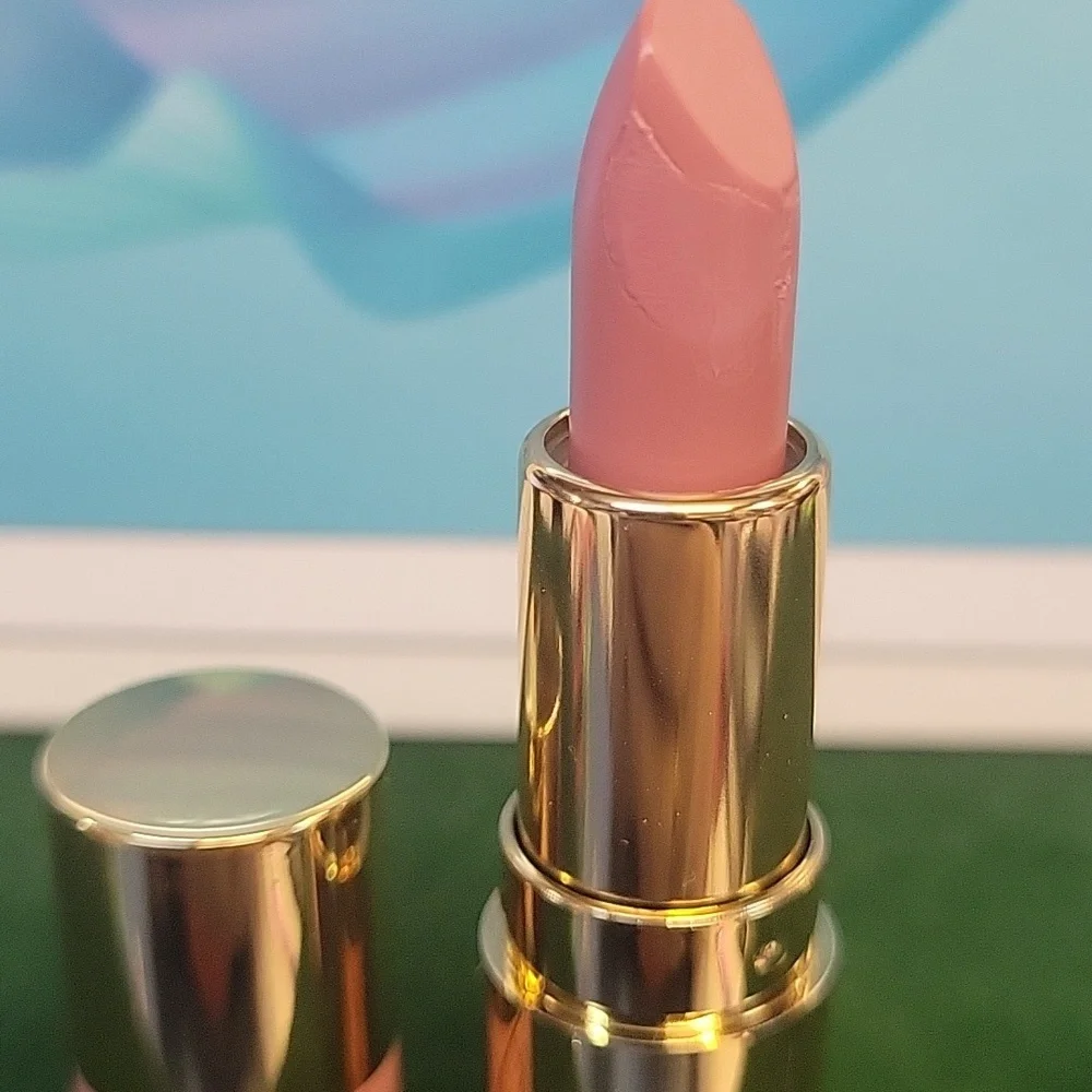 Yves Saint Laurent Luxurious - 45 Soft Pink Mauve Lipstick 1.3g - New Tube - Picture 2 of 3
